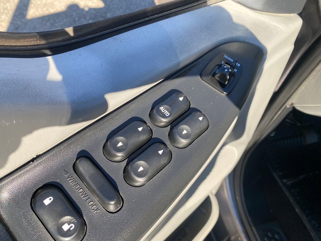 Used 2004 Ford F250 XLT image 11