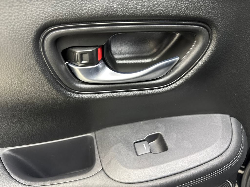 Used 2025 Honda HR-V LX image 37