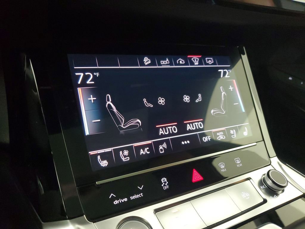 Used 2019 Audi e-tron Prestige w/ Prestige Package image 28
