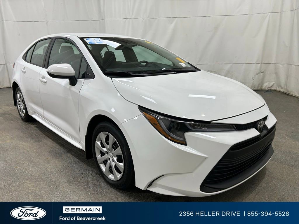 Used 2025 Toyota Corolla LE image 1