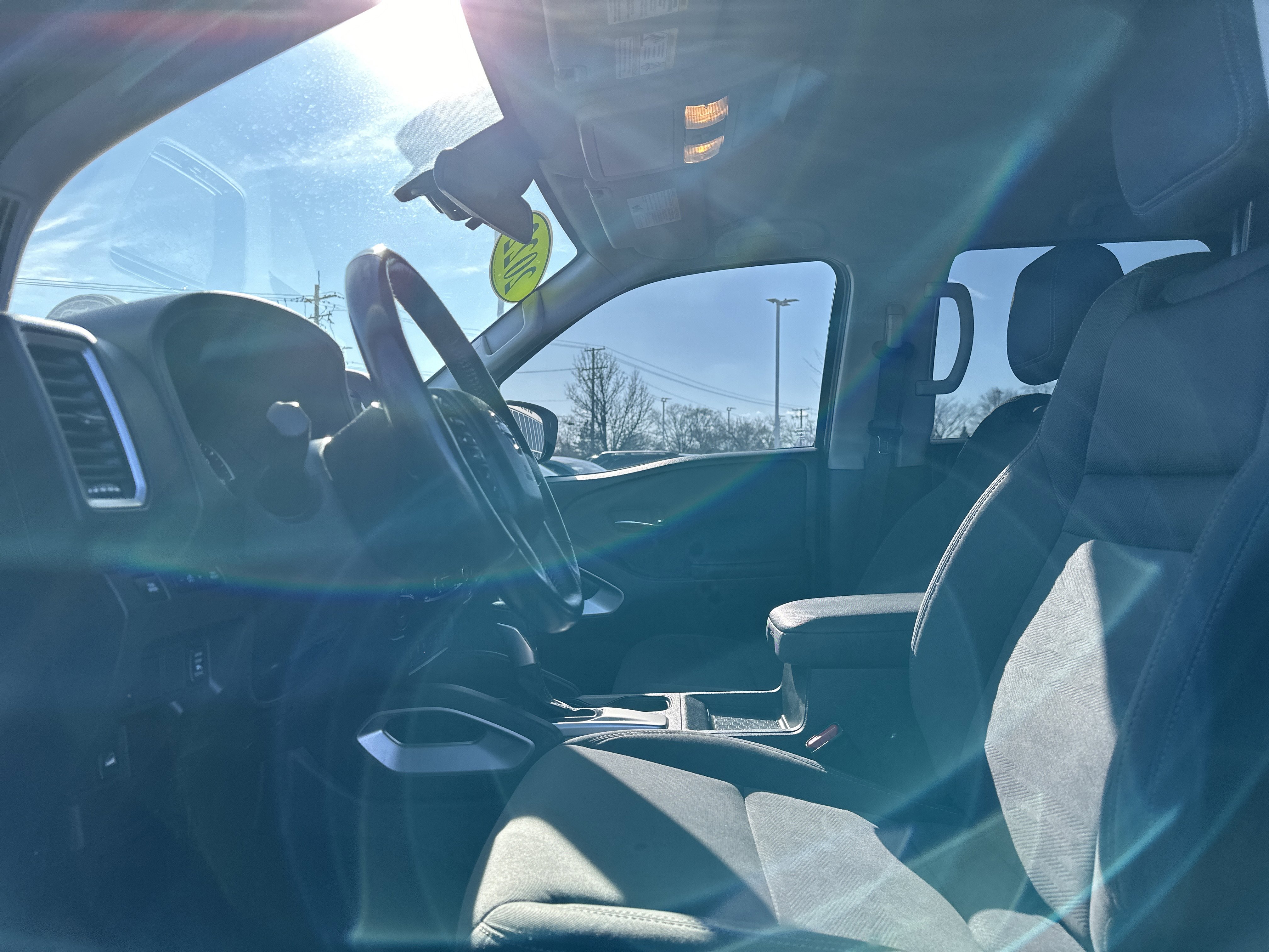 Used 2022 Nissan Frontier SV image 17