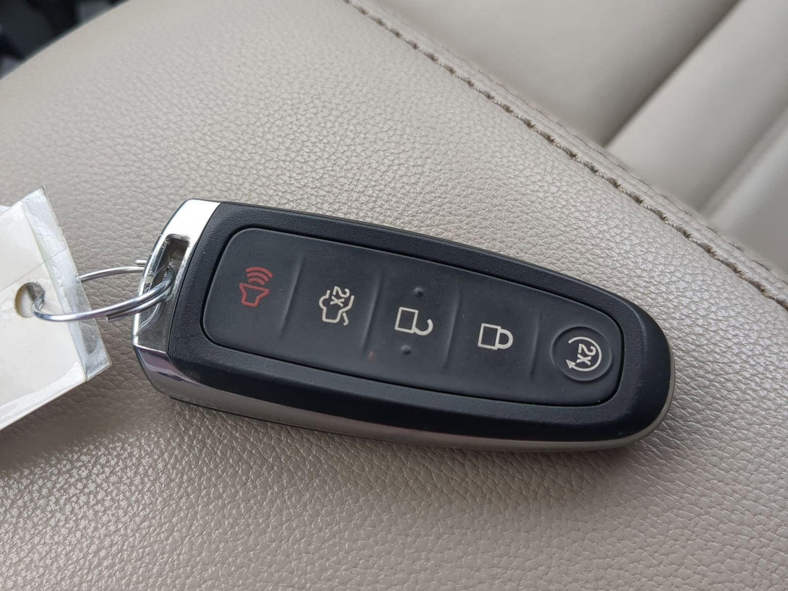 Used 2018 Ford Escape Titanium w/ Ford Safe & Smart Package image 39