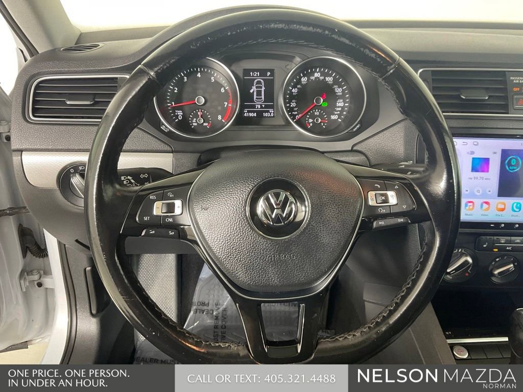 Used 2017 Volkswagen Jetta SE FWD image 40