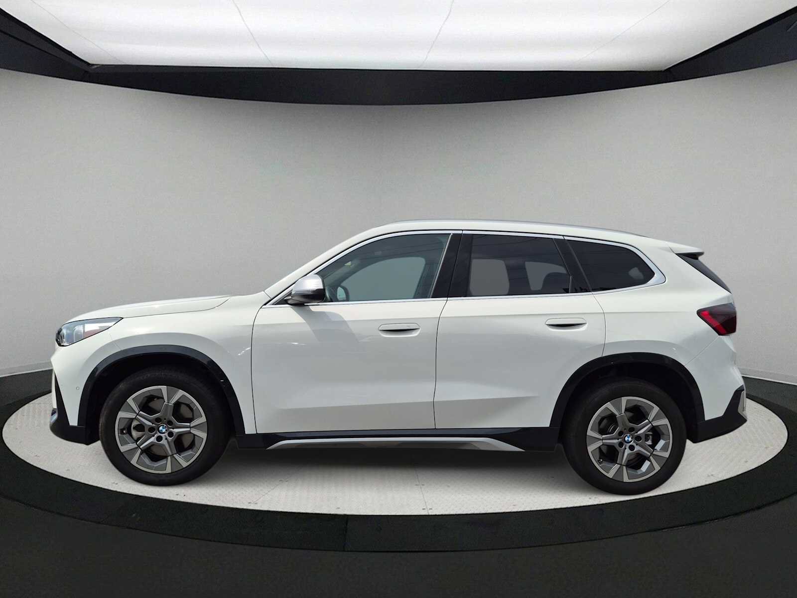 Used 2024 BMW X1 xDrive28i w/ Technology Package AWD/4WD image 5