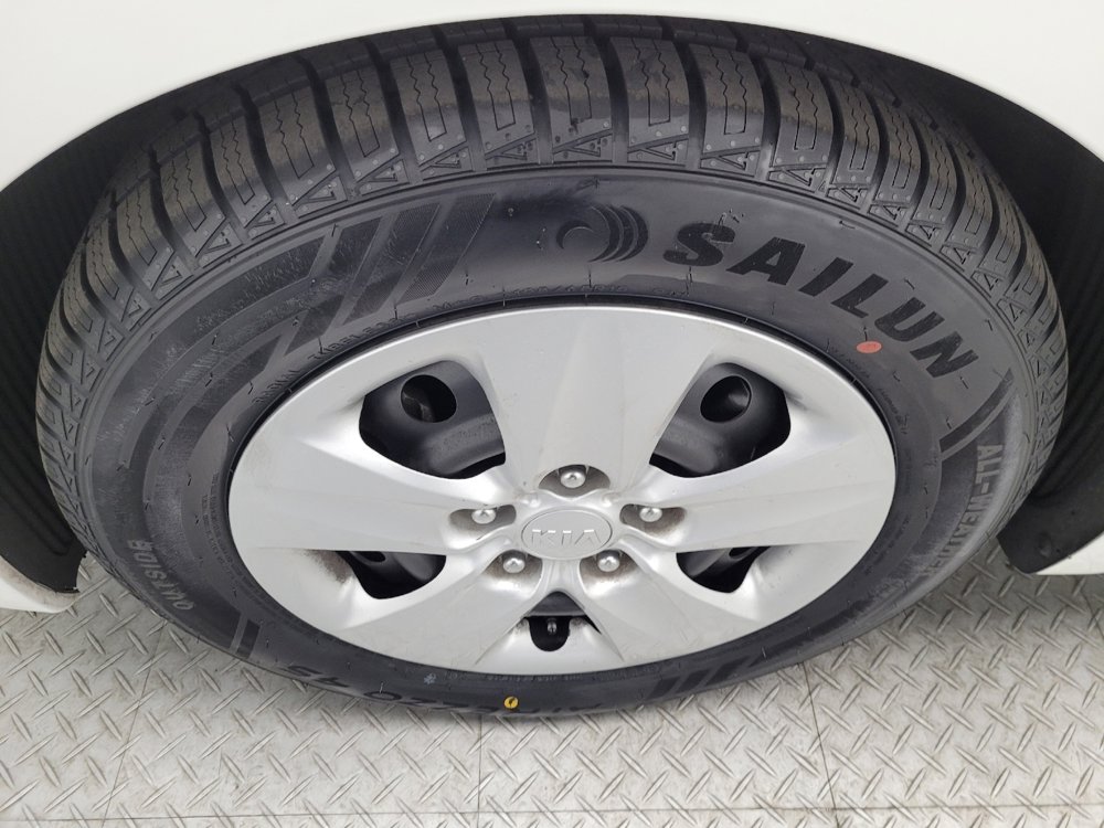 Used 2016 Kia Forte LX image 31