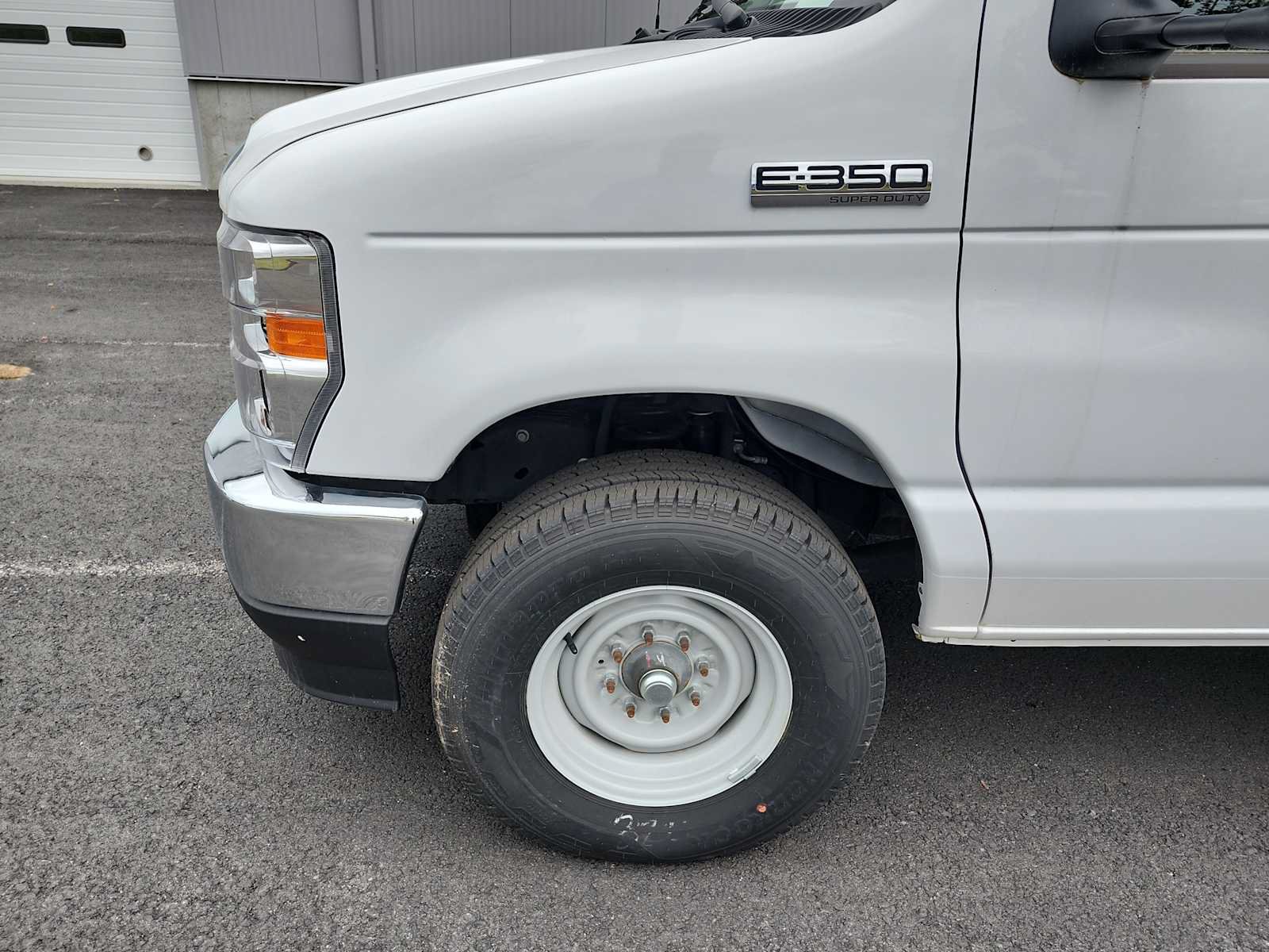 New 2024 Ford E-350 and Econoline 350 Super Duty w/ Power Windows & Locks Group RWD image 10