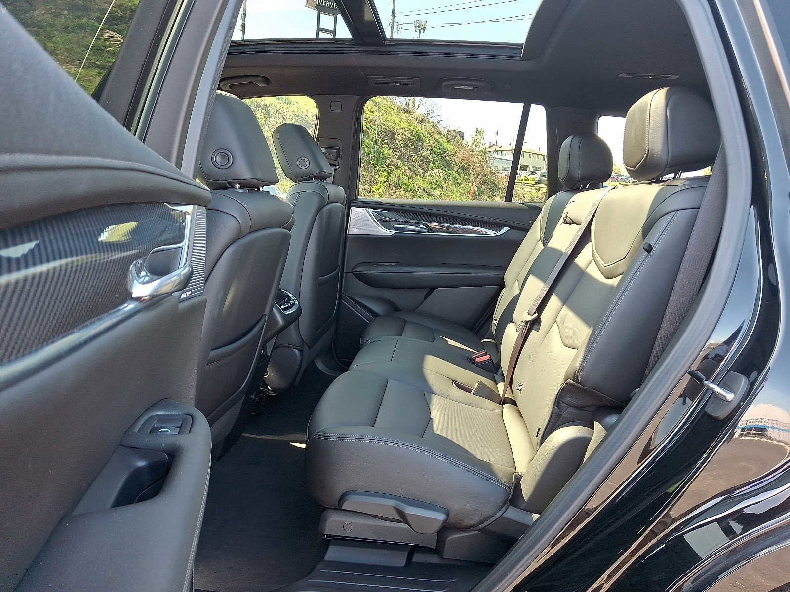 Used 2024 Cadillac XT6 Sport w/ Technology Package image 10