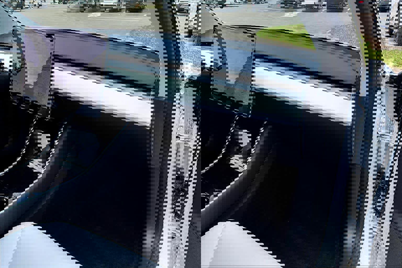 Used 2019 Tesla Model 3 Standard Range Plus image 15