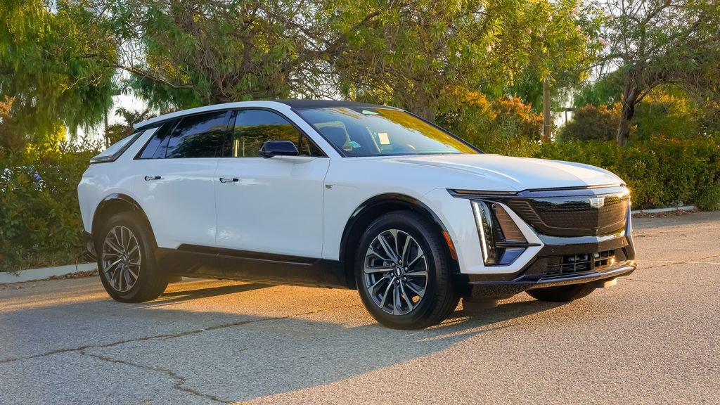 New 2026 Cadillac Lyriq Sport RWD image 6