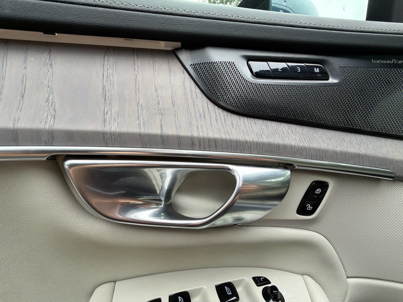 Certified 2026 Volvo XC90 B6 Ultra AWD/4WD image 25