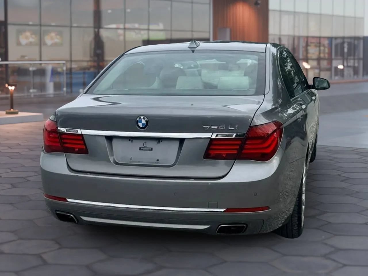 Used 2013 BMW 750Li RWD image 9