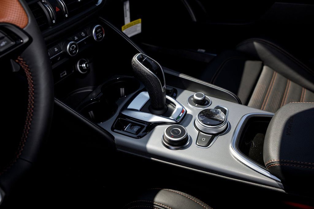 New 2025 Alfa Romeo Giulia w/ Driving Assist Package image 20