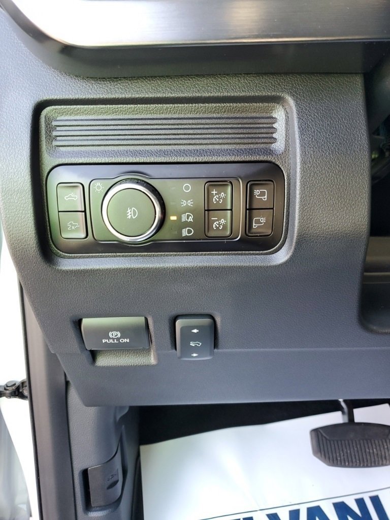 Used 2025 Ford F250 Lariat w/ Chrome Package image 16