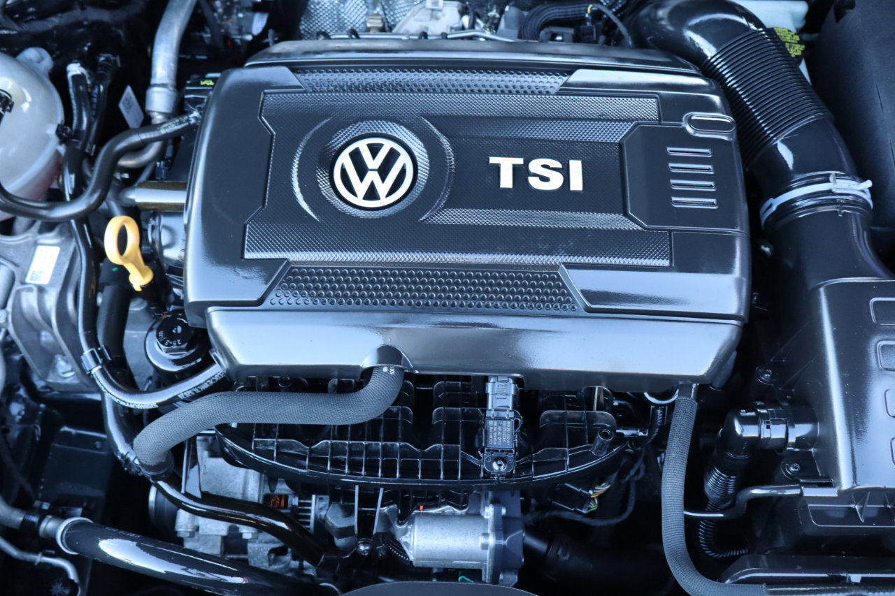 Used 2017 Volkswagen GTI Sport image 38