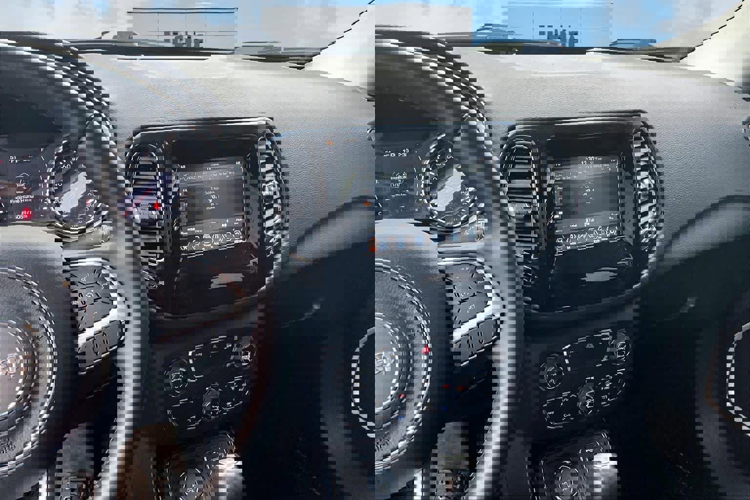 Used 2019 Jeep Compass Altitude image 16