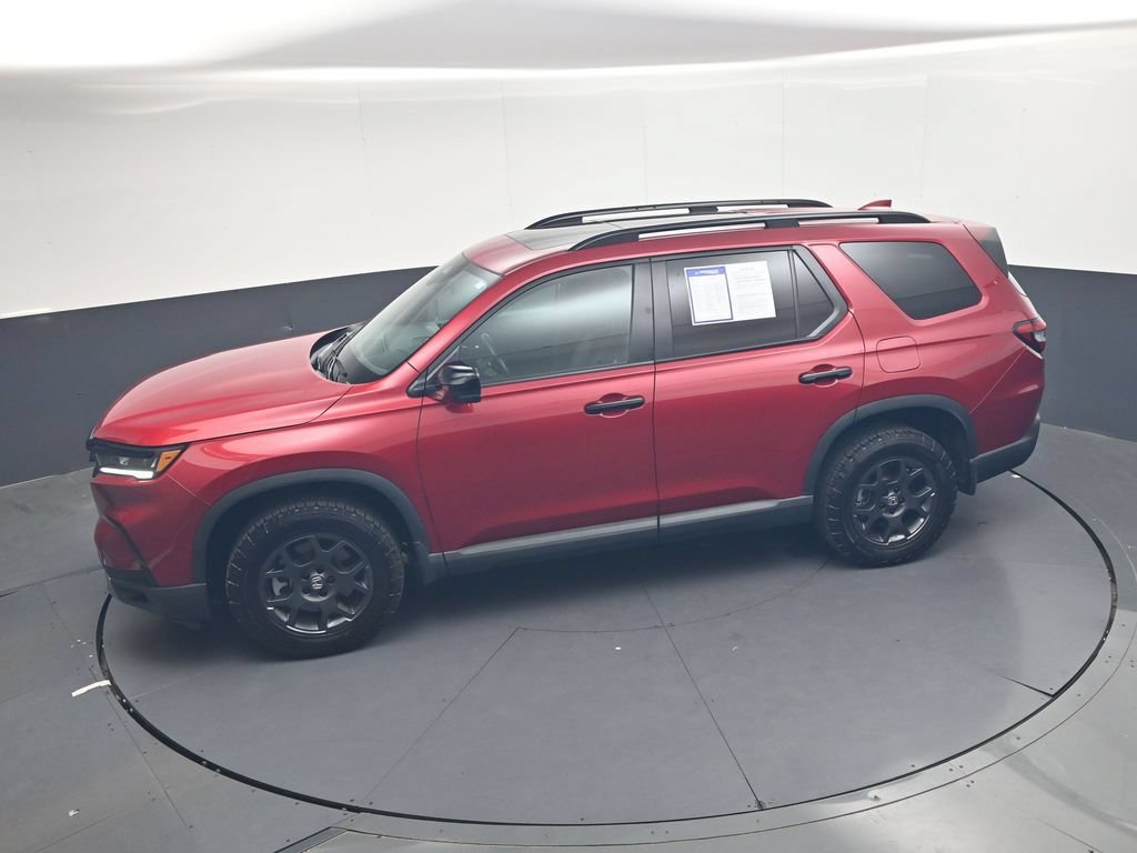Certified 2025 Honda Pilot TrailSport image 34