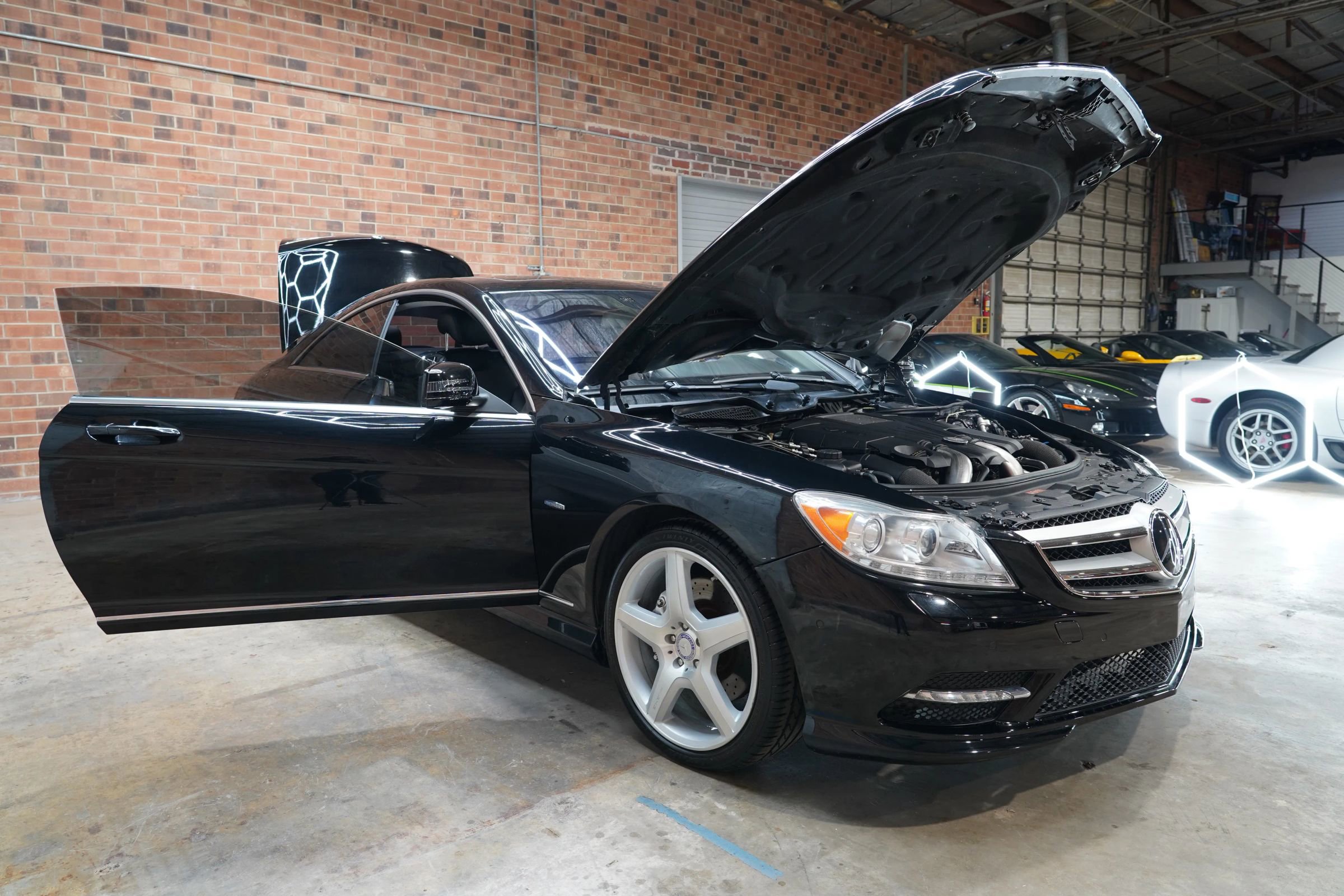 Used 2011 Mercedes-Benz CL 550 4MATIC w/ Sport Pkg Plus One image 28