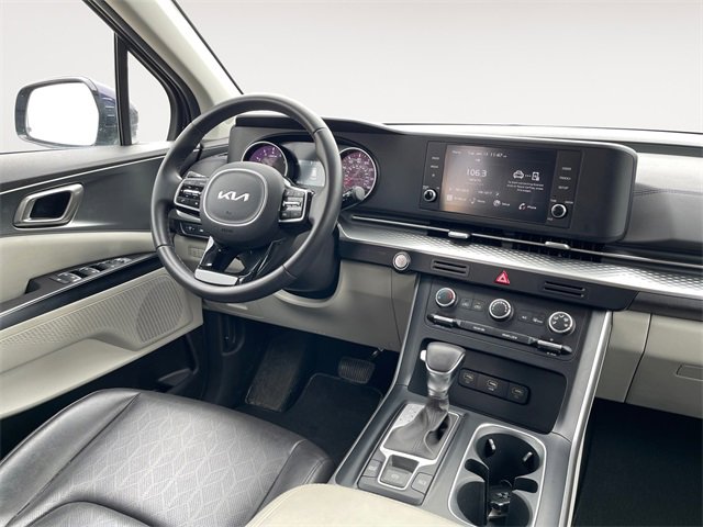 Used 2024 Kia Carnival LX image 10