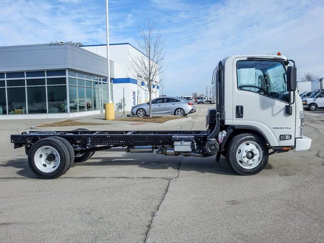 New 2025 Chevrolet Low Cab Forward image 2