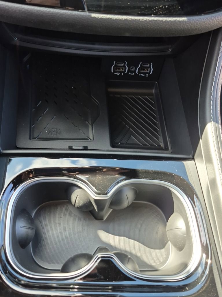 New 2025 Chrysler Pacifica Limited w/ Trailer Tow Group FWD image 44