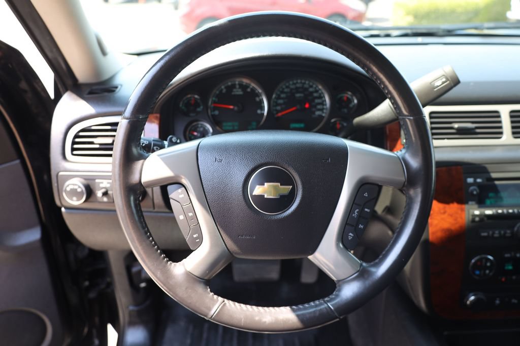 Used 2014 Chevrolet Suburban LT AWD/4WD image 13