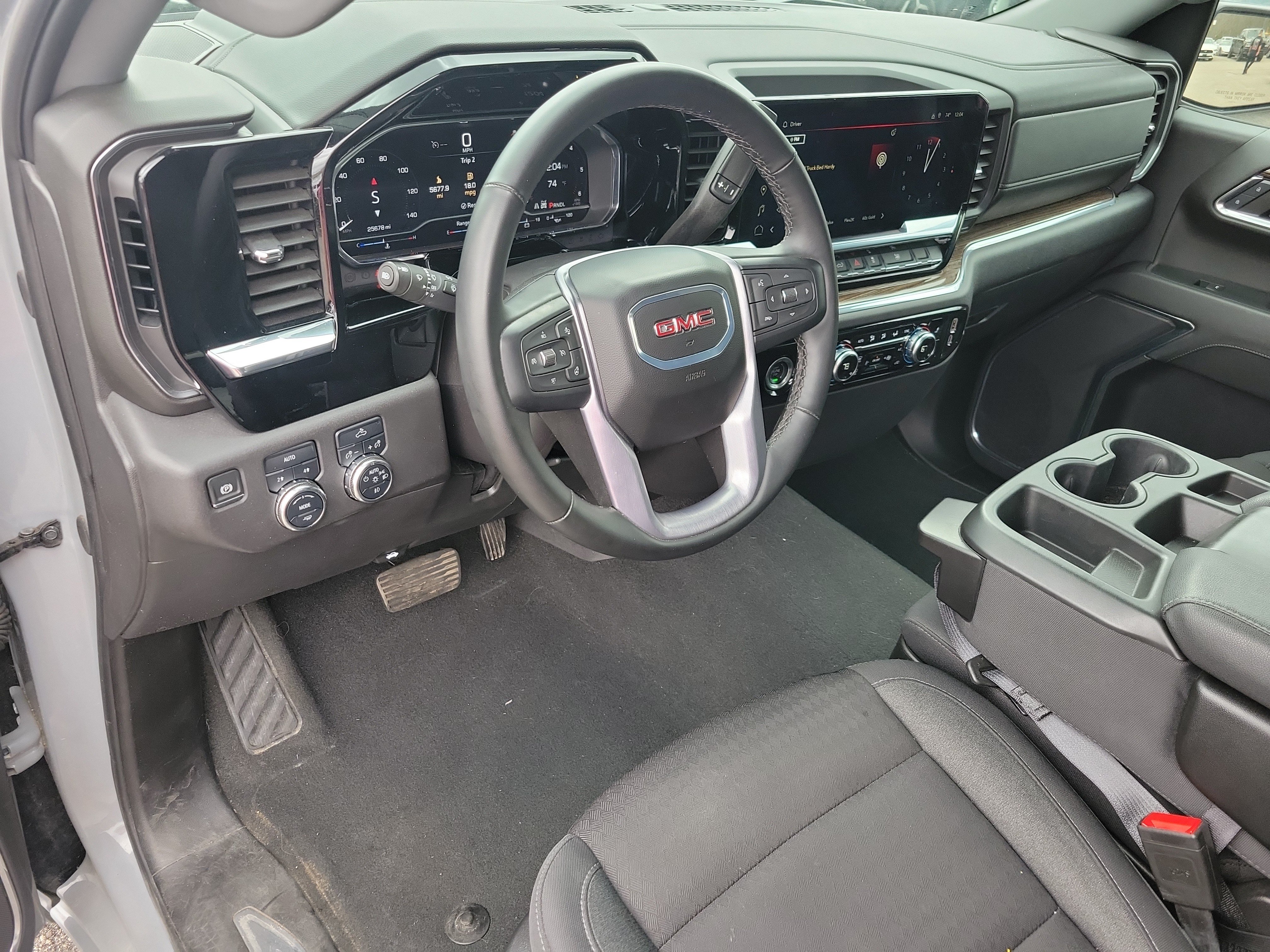 Used 2024 GMC Sierra 1500 Elevation AWD/4WD image 3