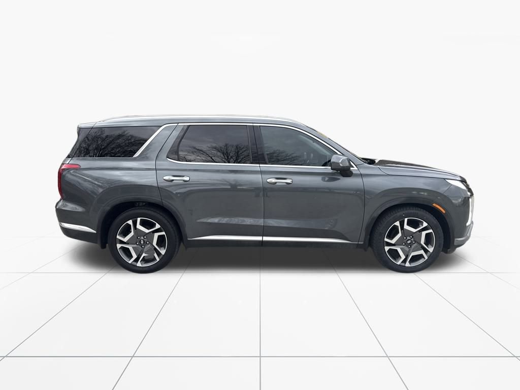 Used 2023 Hyundai Palisade Limited w/ Winter Package image 10