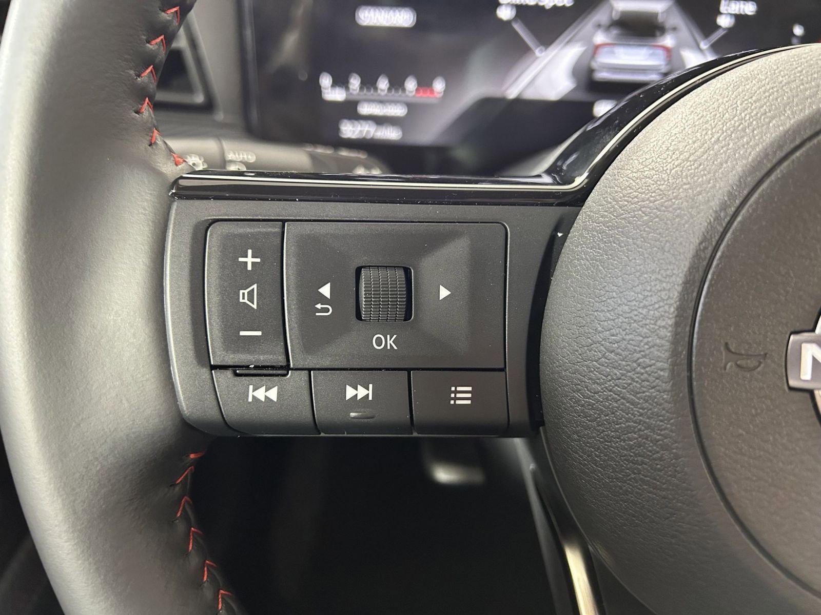 Used 2025 Nissan Kicks SR image 21