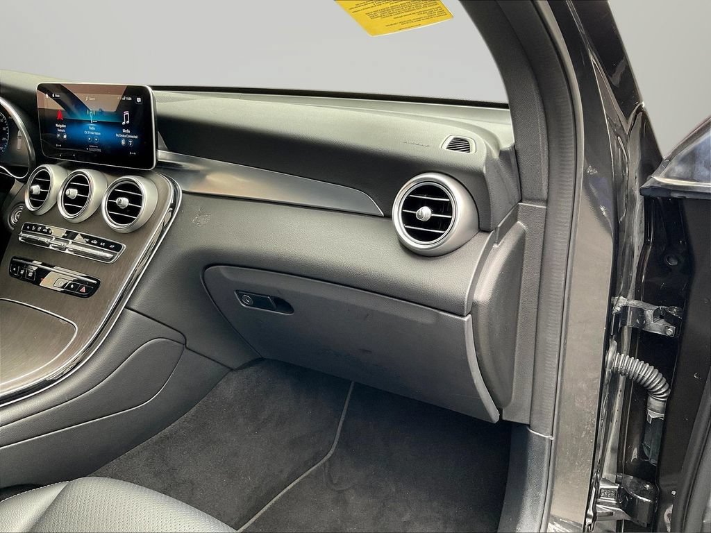 Used 2022 Mercedes-Benz GLC 300 4MATIC w/ Multimedia Package Lite image 25