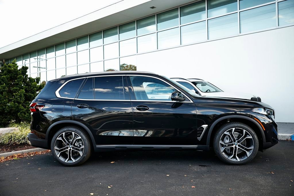 New 2026 BMW X5 xDrive50e w/ Climate Comfort Package image 4