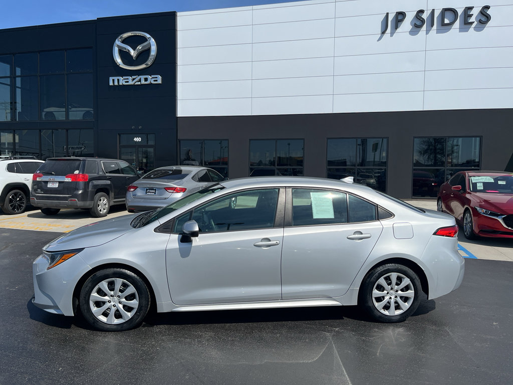 Used 2023 Toyota Corolla LE image 2