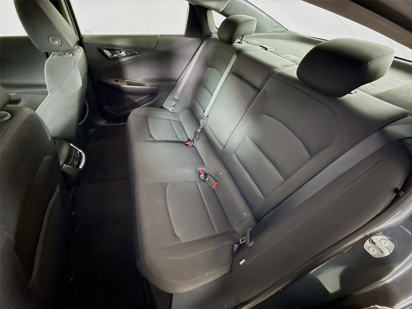 Used 2017 Chevrolet Malibu LT image 11