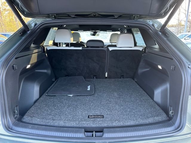 Used 2025 Volkswagen Atlas Cross Sport SEL Premium R-Line image 19