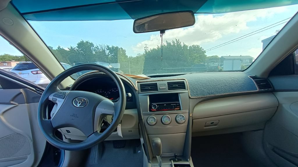 Used 2010 Toyota Camry FWD image 31