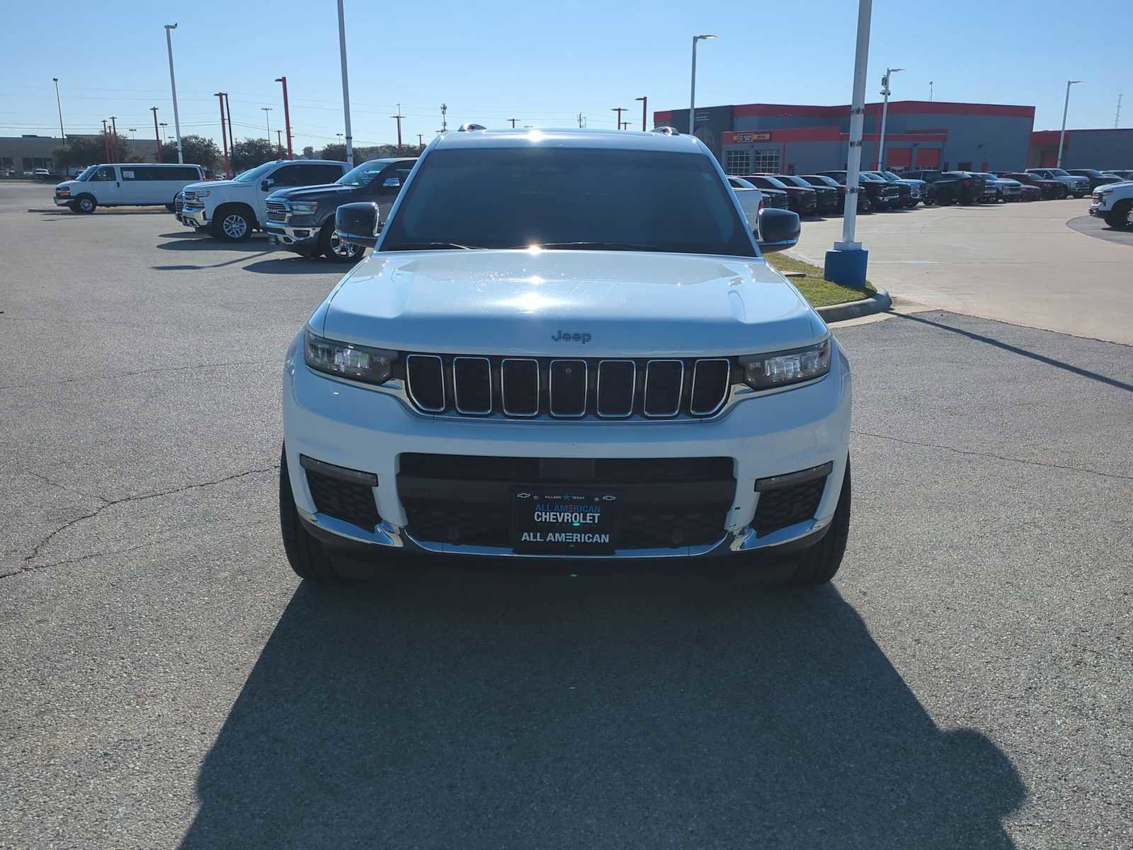 Used 2023 Jeep Grand Cherokee L Limited w/ Luxury Tech Group II image 3