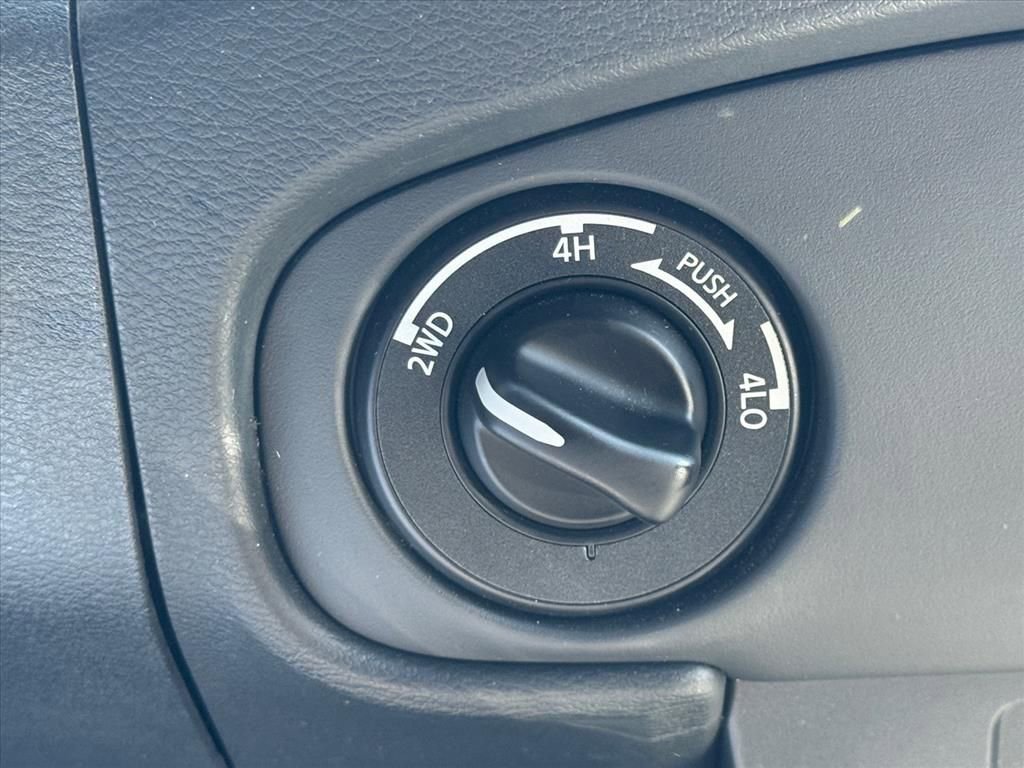 Certified 2023 Nissan Frontier SV w/ Midnight Edition Package image 21