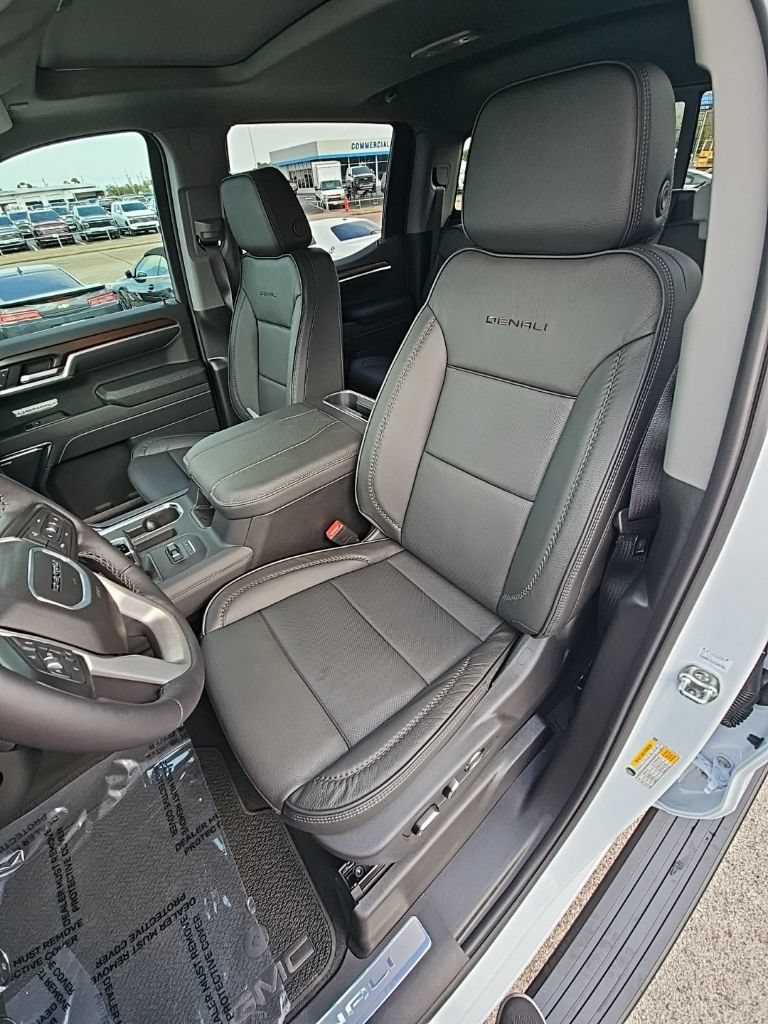 Used 2026 GMC Sierra 1500 Denali AWD/4WD image 24