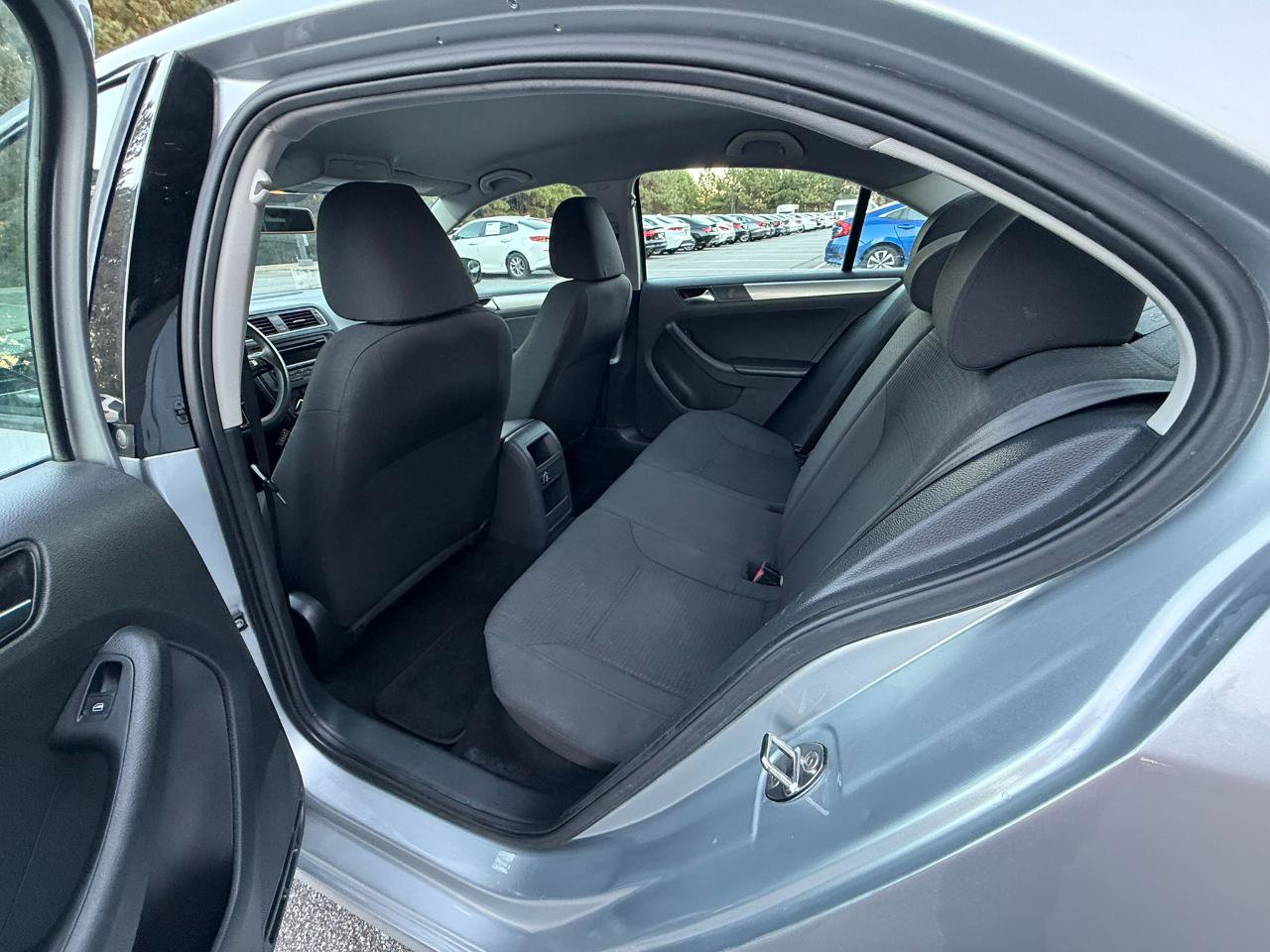Used 2015 Volkswagen Jetta SE FWD image 10
