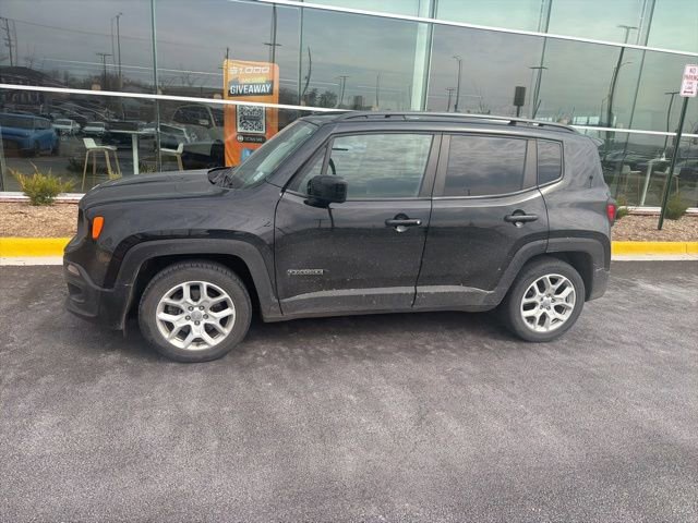 Used 2018 Jeep Renegade Latitude image 3