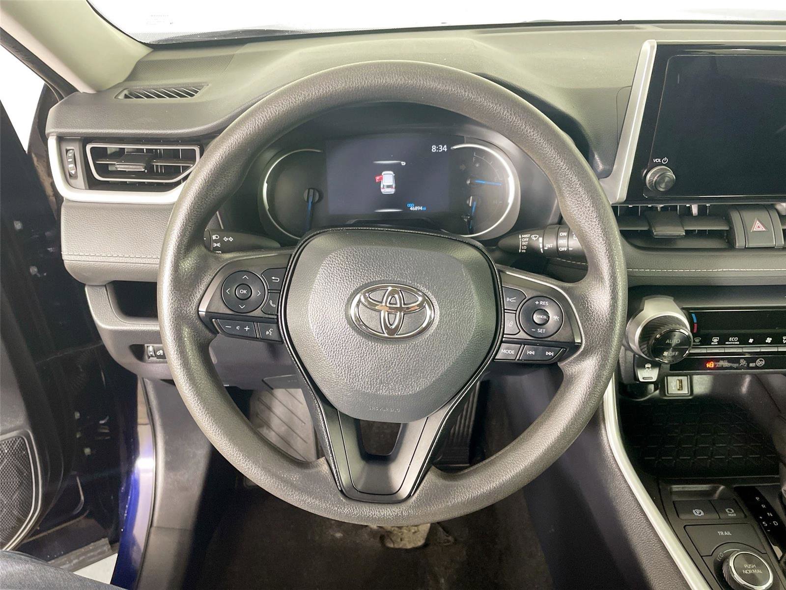Used 2024 Toyota RAV4 XLE AWD/4WD image 17
