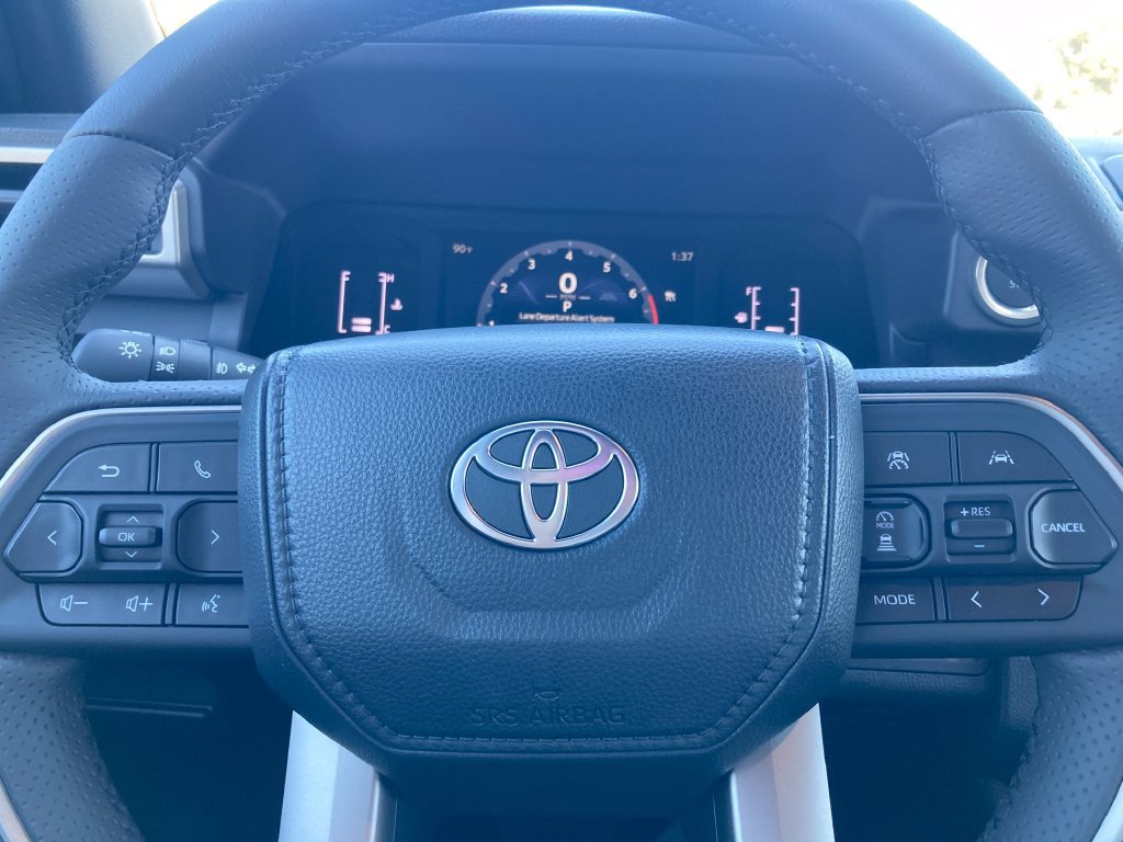 New 2026 Toyota 4Runner SR5 AWD/4WD image 17