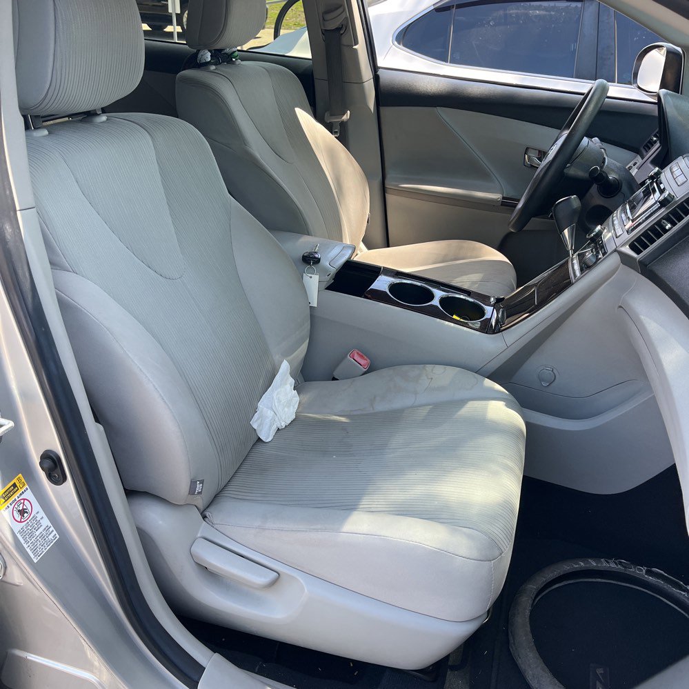 Used 2011 Toyota Venza FWD image 7