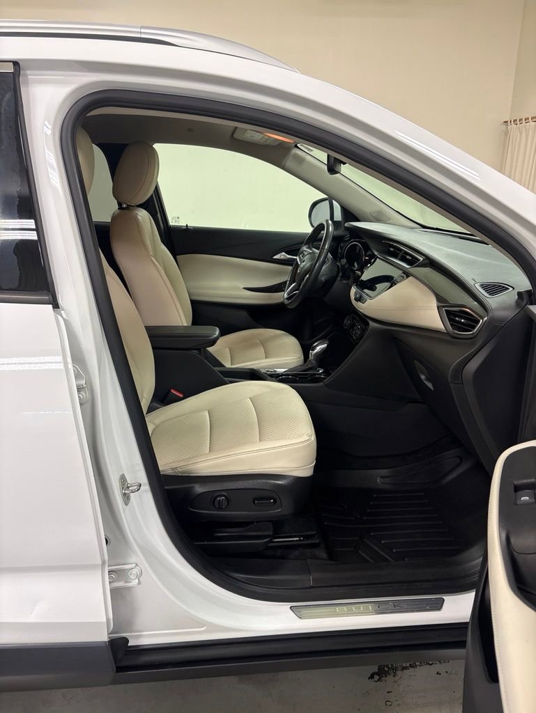 Used 2021 Buick Encore GX Essence AWD/4WD image 21