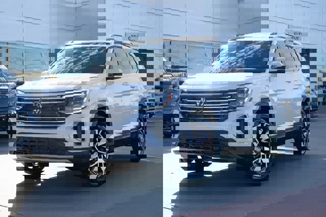 New 2026 Volkswagen Atlas SE image 2