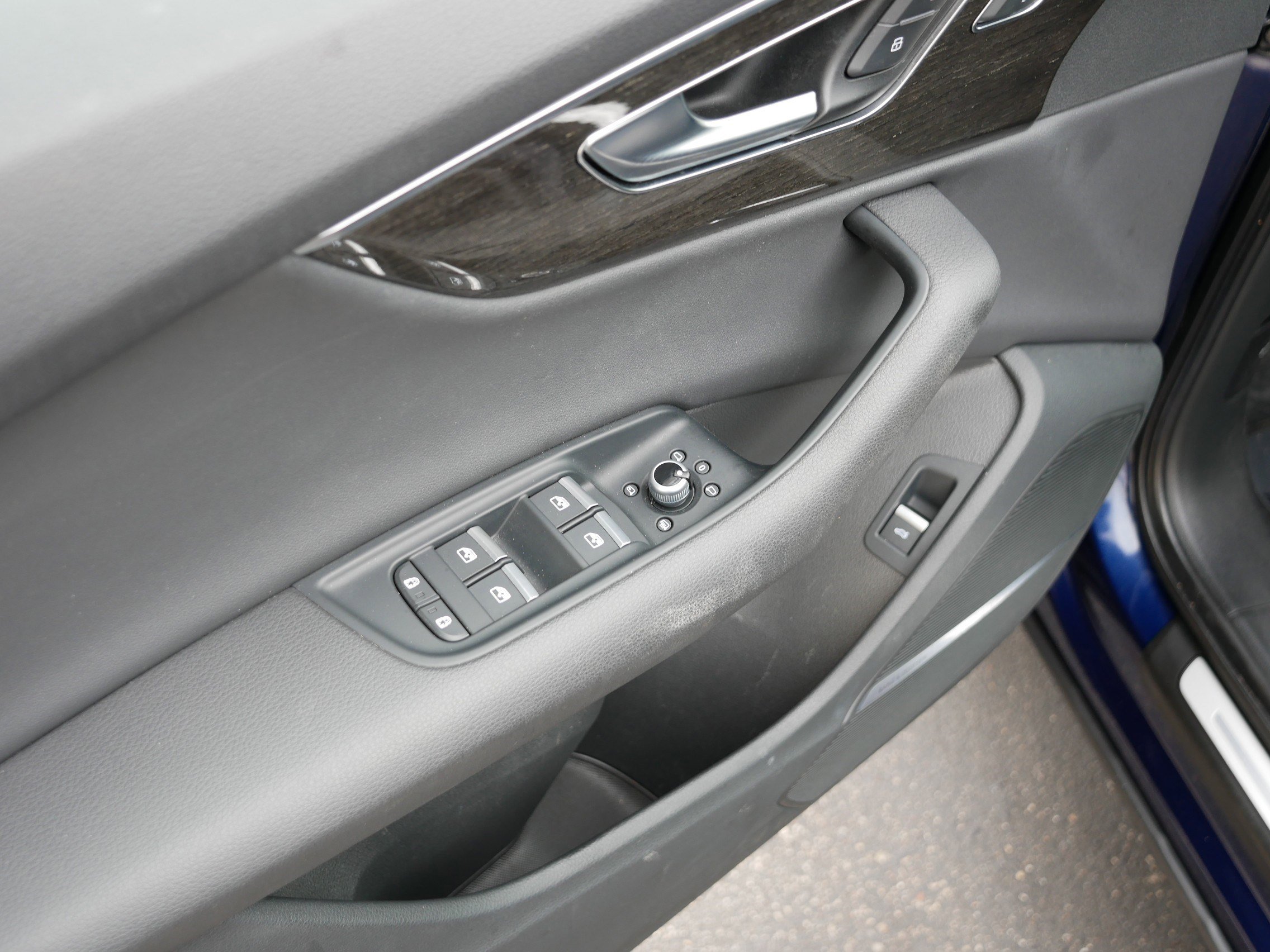 Used 2022 Audi Q7 Premium Plus w/ Premium Plus Package image 19