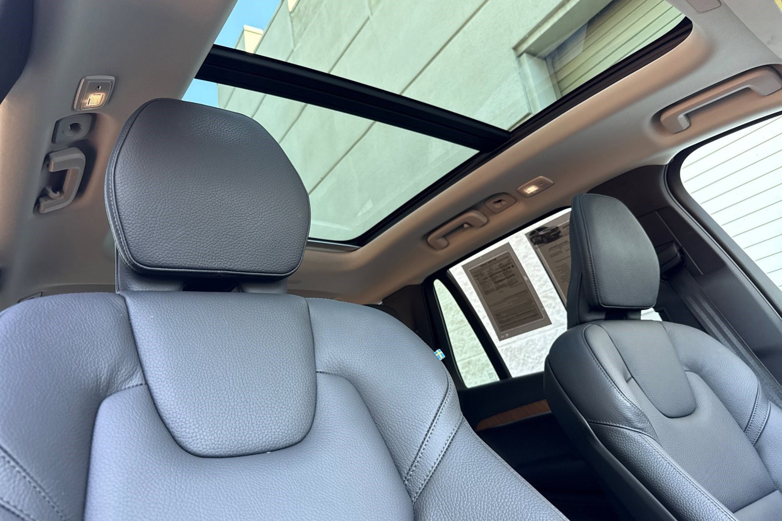 Used 2025 Volvo XC90 B6 Ultra image 22