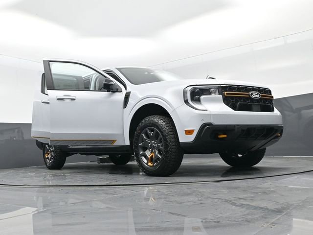 Used 2025 Ford Maverick Tremor AWD/4WD image 29