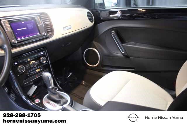 Used 2019 Volkswagen Beetle 2.0T image 9