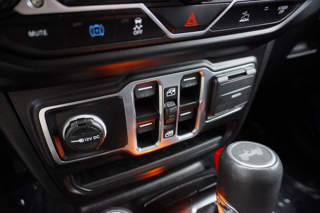 Used 2023 Jeep Wrangler Unlimited Sahara w/ Cold Weather Group image 18