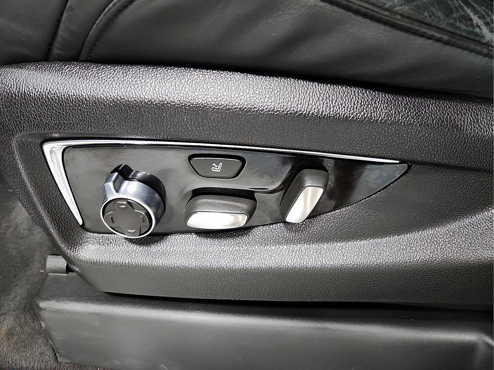 Used 2016 Cadillac Escalade ESV Platinum image 12